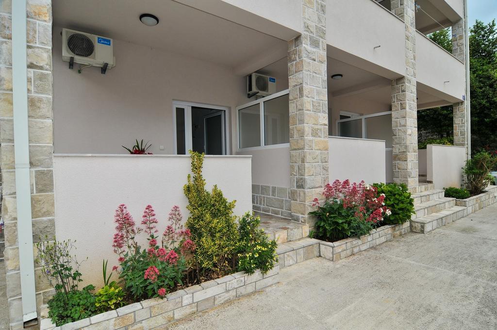 Apartments Samardzic Тиват Экстерьер фото